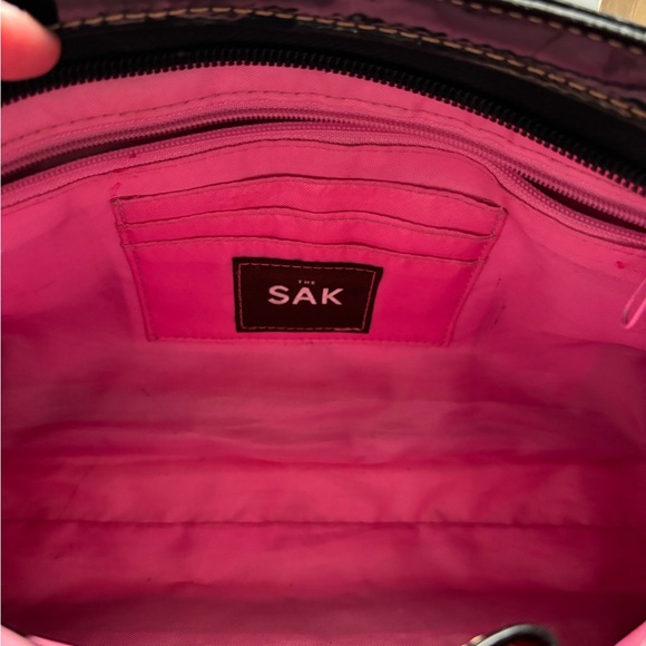 The Sak Y2K Leather Handbag with Vibrant Pink Lining - Picture 5 of 5